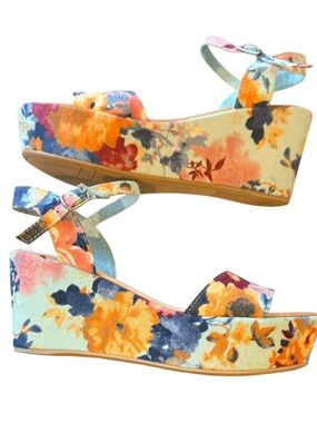 Fergie Fergalicious Floral Platform Sandals Blue Multi Women's Shoe Size 6